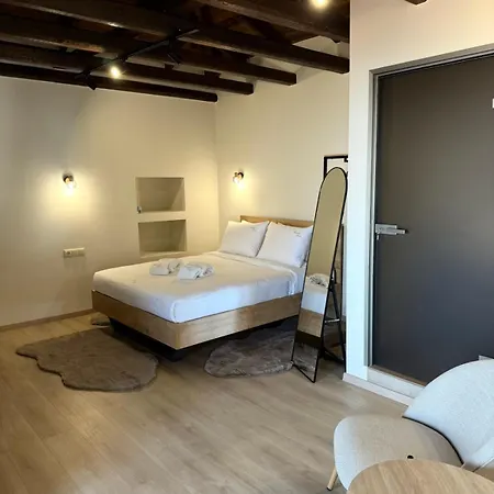 Нощувка със закуска (B & B) Panorama Luxury Палеос Пантелеймон